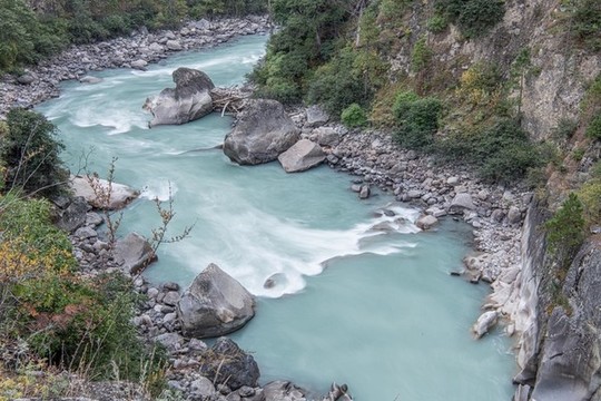 察隅水磨石溝