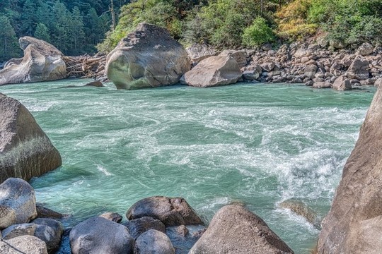 察隅水磨石溝