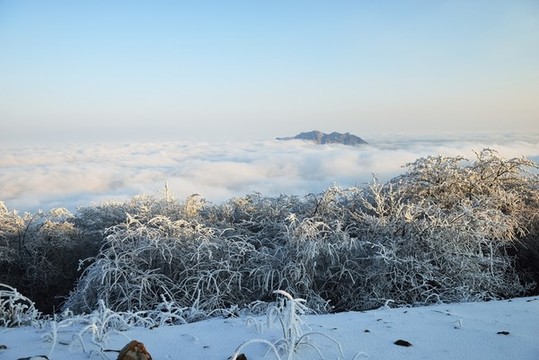 五峰獨嶺云海雪景風(fēng)光