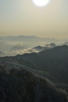 五峰獨嶺雪景云海風光