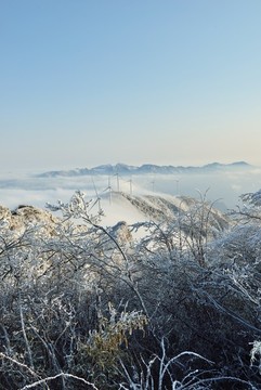 五峰獨(dú)嶺雪景云海風(fēng)光