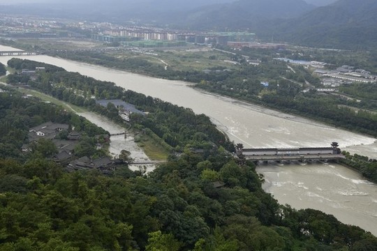 俯瞰都江堰