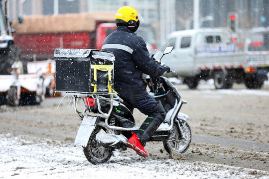 雪天外賣小哥