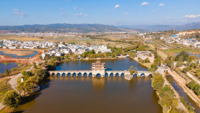 航拍云南建水古城雙龍橋