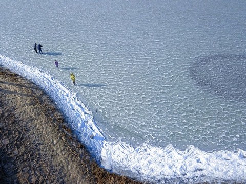江蘇省淮安市洪澤湖冰封
