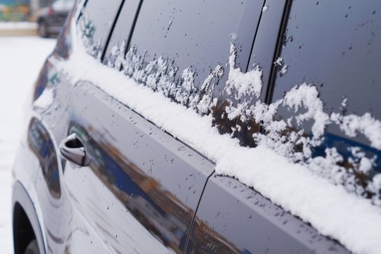 汽車上的雪