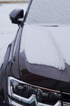 汽車上的雪