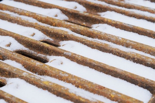 鋼材上的積雪背景