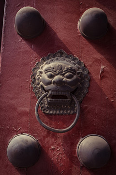 帶鉚釘?shù)睦夏鹃T(mén)高清圖