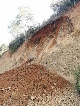 山體道路塌方