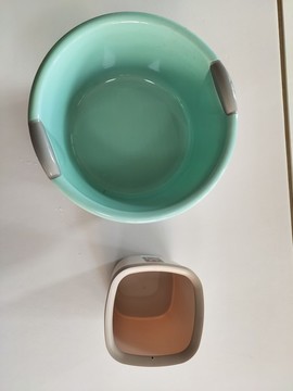 臉盆與垃圾桶