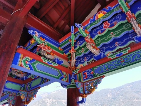 中式古建筑內(nèi)部彩繪
