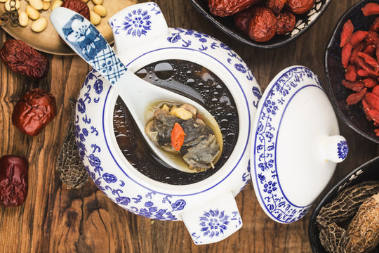 羊肚菌燉甲魚