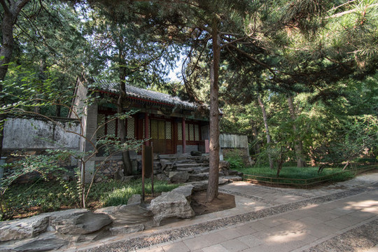 頤和園賅春園遺址