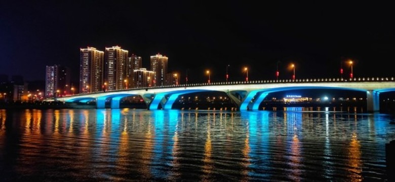 夜晚的橋