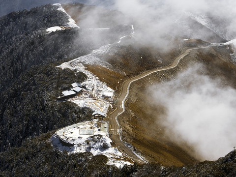 雪山之巔