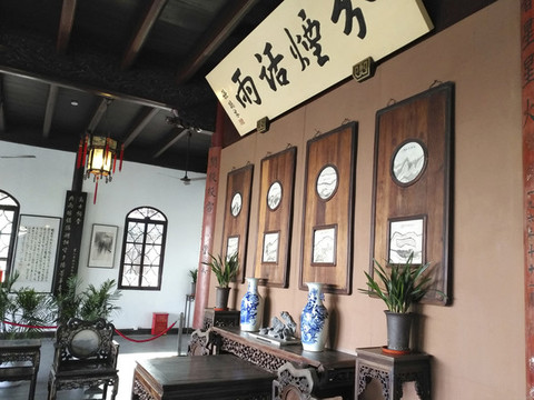 南湖景區(qū)煙雨廳堂