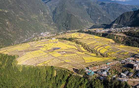 航拍丙中洛田園風(fēng)光