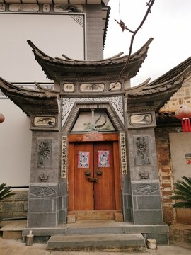白族民居大門門頭