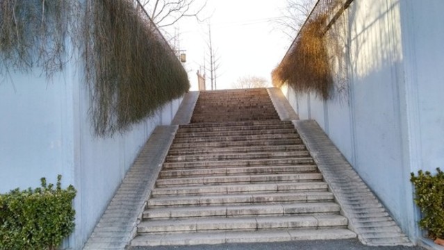 臺(tái)階