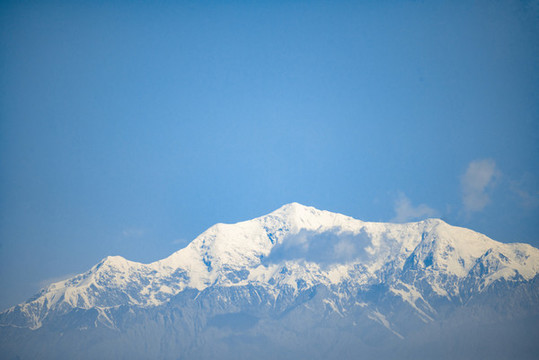 中國天山主峰托爾木峰