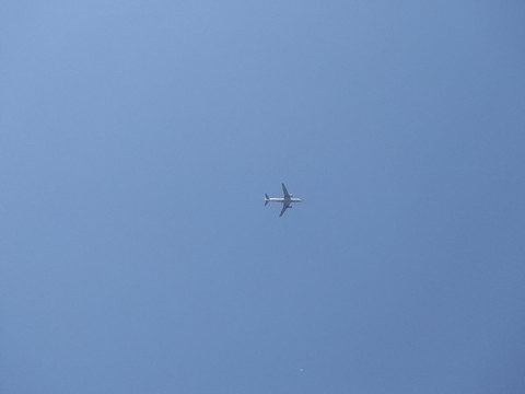 天空中的飛機