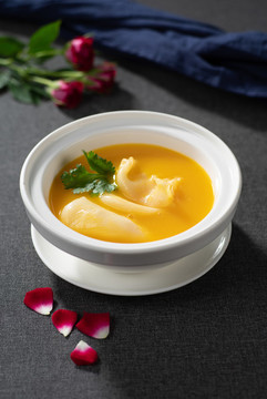 金湯燴花膠