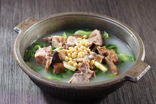 咸骨黃豆煲淋水東芥