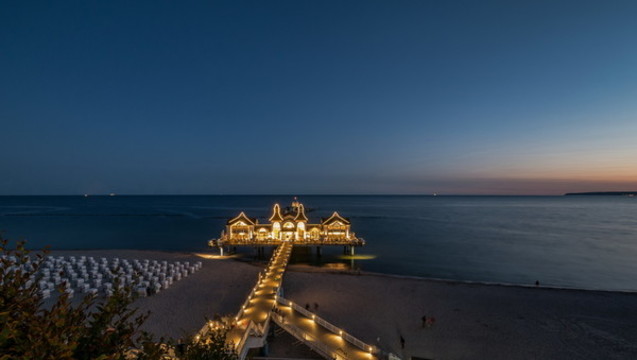 海岸夜景