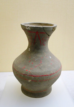 西漢朱繪陶壺