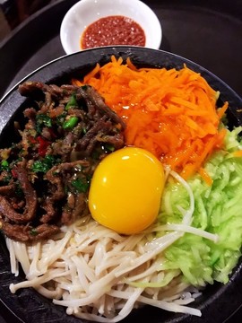 經(jīng)典韓式石鍋拌飯