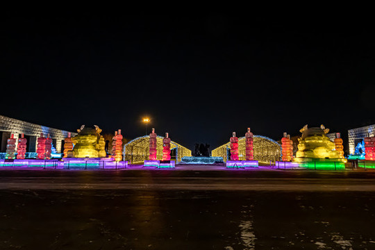 長春雕塑園冰雪新樂園夜晚景觀