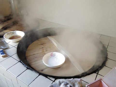 地鍋土灶