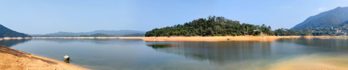 湖邊全景