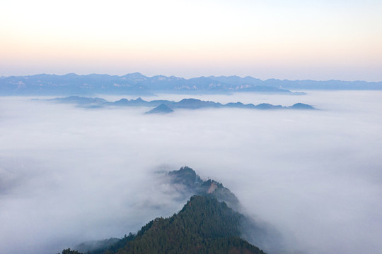 湖南湘西山間的云霧