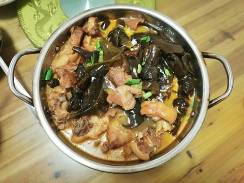 豬腳燉海帶