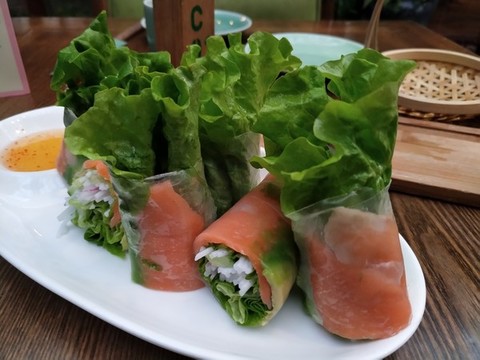 煙熏三文魚春卷