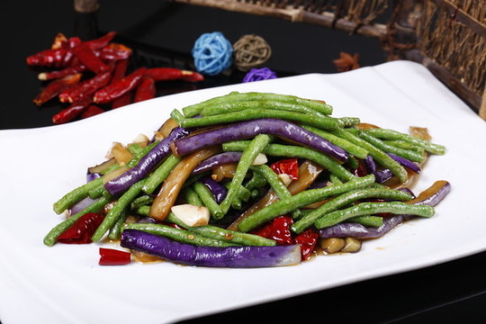 長(zhǎng)豇豆燒茄子