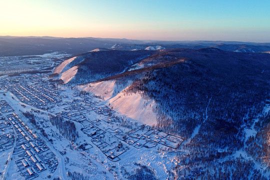 航拍大興安嶺林場山村