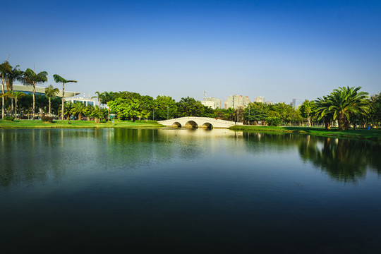 彌勒湖泉生態(tài)園風(fēng)光