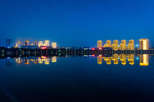彌勒湖泉生態(tài)園風(fēng)光