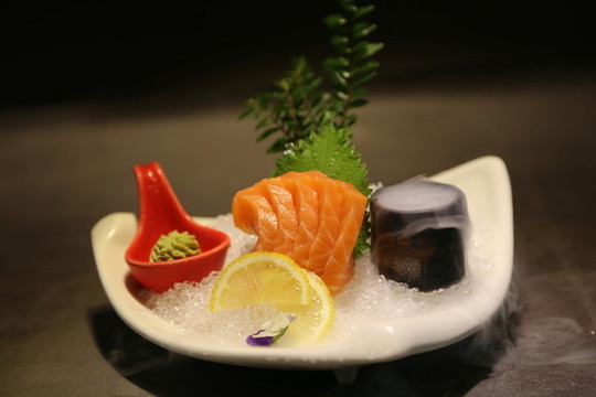 三文魚刺身