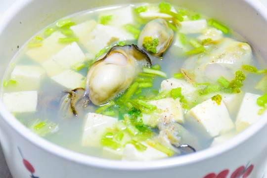 一碗牡蠣豆腐湯