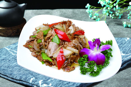 白蘑炒肉