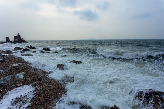 海浪礁石