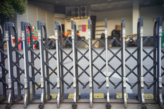 電動閘門