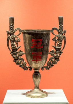 老式冠軍獎(jiǎng)杯