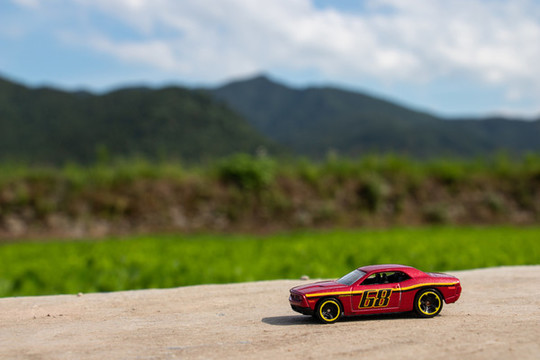 玩具汽車