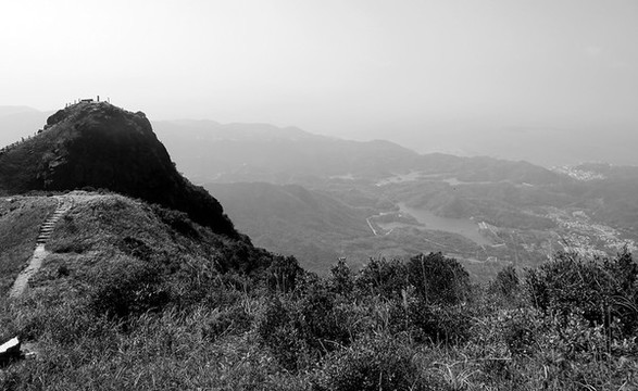 深圳七娘山黑白照