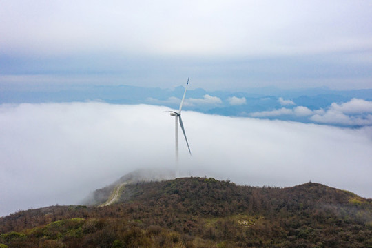 航拍湖南湘西羊峰山風(fēng)力發(fā)電機組